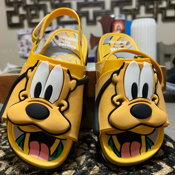 Mini Melissa boy sandals 💛 fits for 4-6 years old children. - Picture 2 of 4